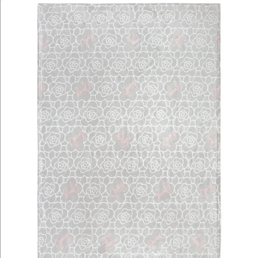 🎉1 hr sale 🎉Gray flower throw - Picture 4 of 5